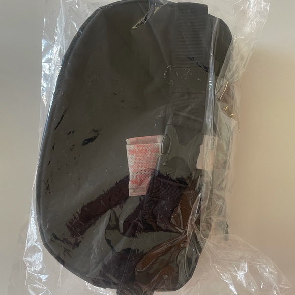 NWT Black Supreme Waist Bag SS21 - Picture 4 of 4